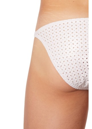 Slip échancré blanc simili cuir finement ajouré - LM811-61WHT